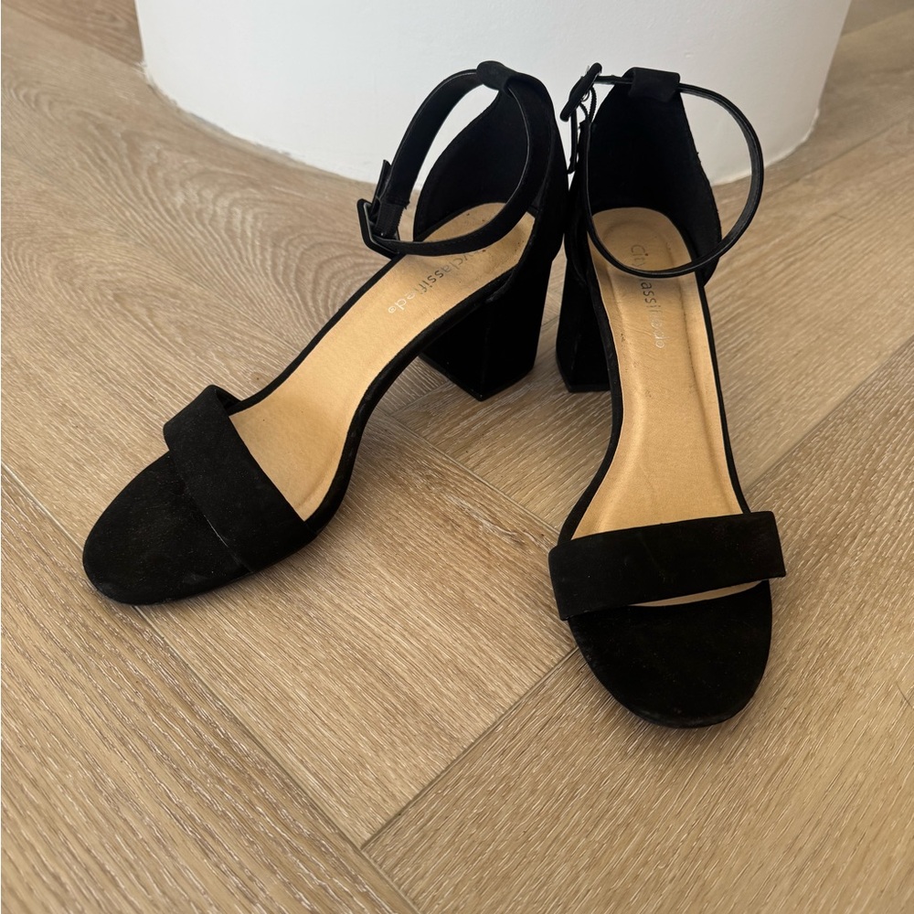 Women’s Size 10 Black Suede Strappy Heeled Sandals